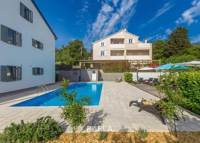 Nerezine Hotels