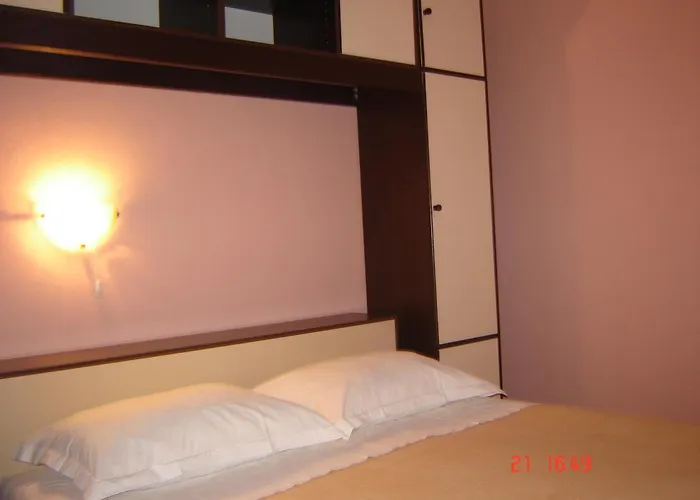 Apartments & Rooms Brna Banjol