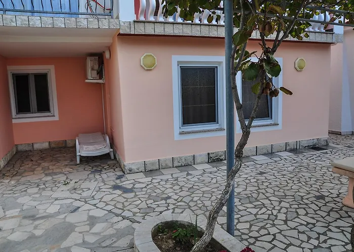 Apartments Toska Banjol