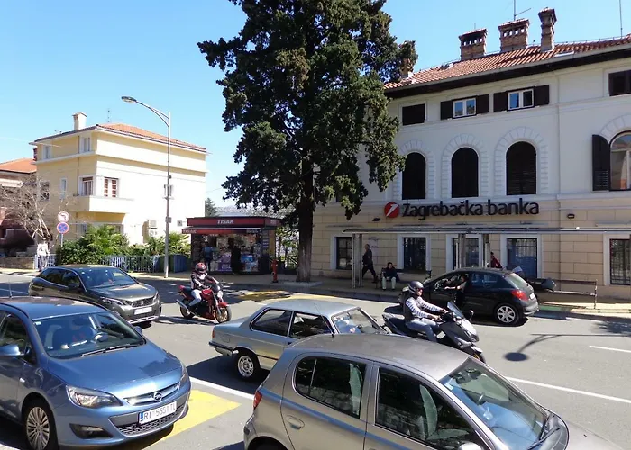 Pet friendly Central Apartment With Beautiful Sea View Opatija